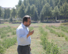 بازدید مدیر امور پشتیبانی از مزرعه یک هکتاری گل محمدی در دانشگاه ارومیه