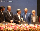 اعطای نشان سرو به رئیس دانشگاه ارومیه به عنوان رئیس برگزیده دانشگاه های کشور 