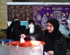 حضور پرشور دانشگاهیان دانشگاه ارومیه پای صندوق های رای مستقر در مسجد دانشگاه (+فیلم)