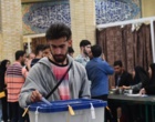 حضور پرشور دانشگاهیان دانشگاه ارومیه پای صندوق های رای مستقر در مسجد دانشگاه (+فیلم)