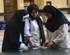 حضور دانشگاهیان دانشگاه ارومیه پای صندوق های رای مستقر در مسجد دانشگاه (+فیلم)