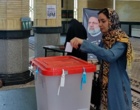 حضور دانشگاهیان دانشگاه ارومیه پای صندوق های رای مستقر در مسجد دانشگاه (+فیلم)