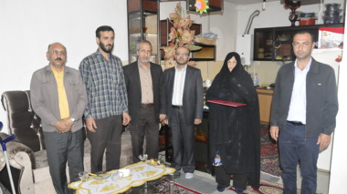دیدار مسئولین دانشگاه ارومیه با خانواده معزز شهدا 