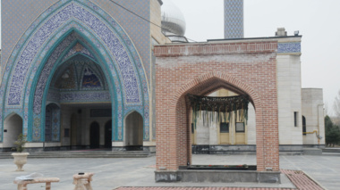 غبارروبی مزار شهدای گمنام دانشگاه ارومیه به مناسبت شهادت شهید باکری
